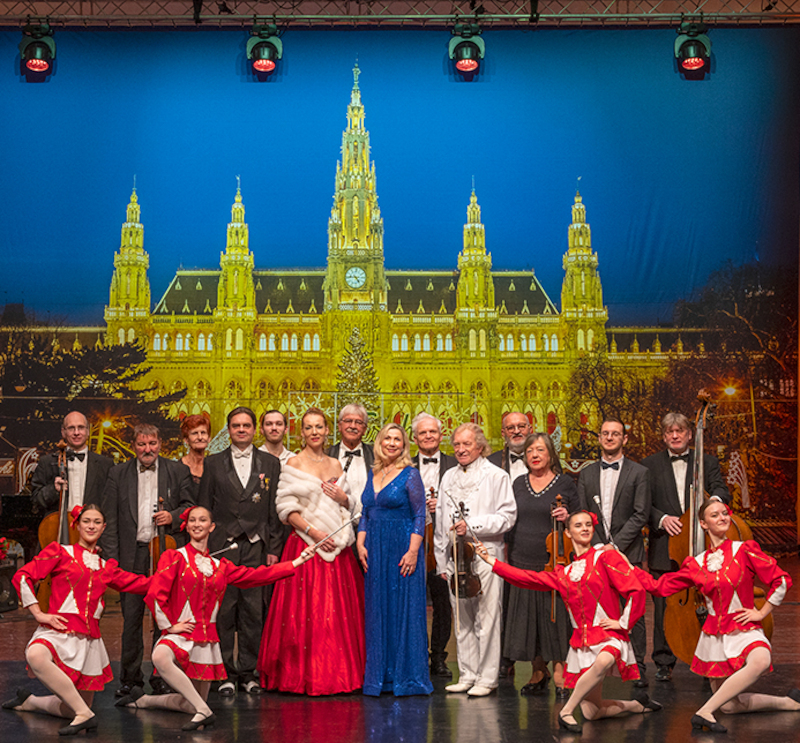 WIENER OPERETTEN WEIHNACHT - Eine Wiener Weihnachtsrevue mit Solisten, Ballett, Orchester und Entertainment