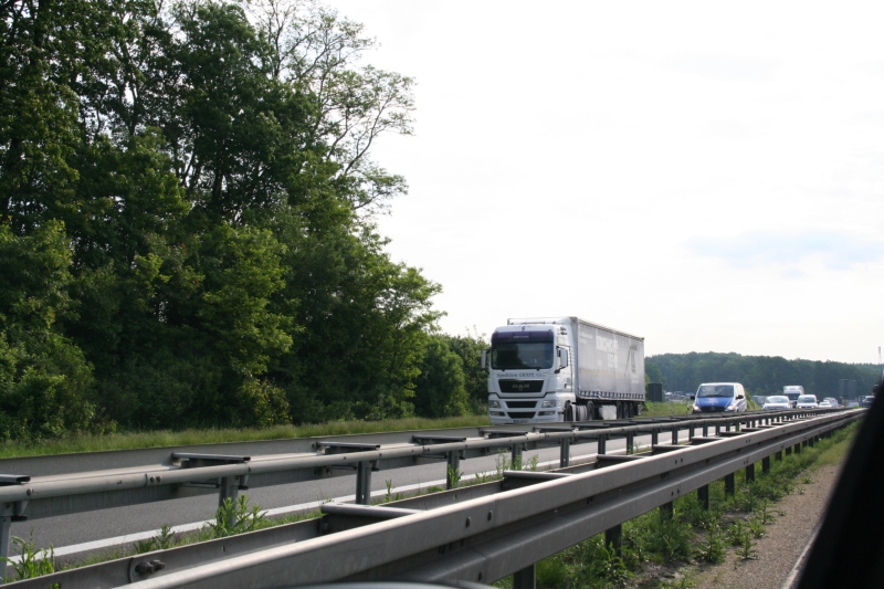 A4 nahe Bautzen: Betonabsperrung auf Gegenfahrbahn geschoben